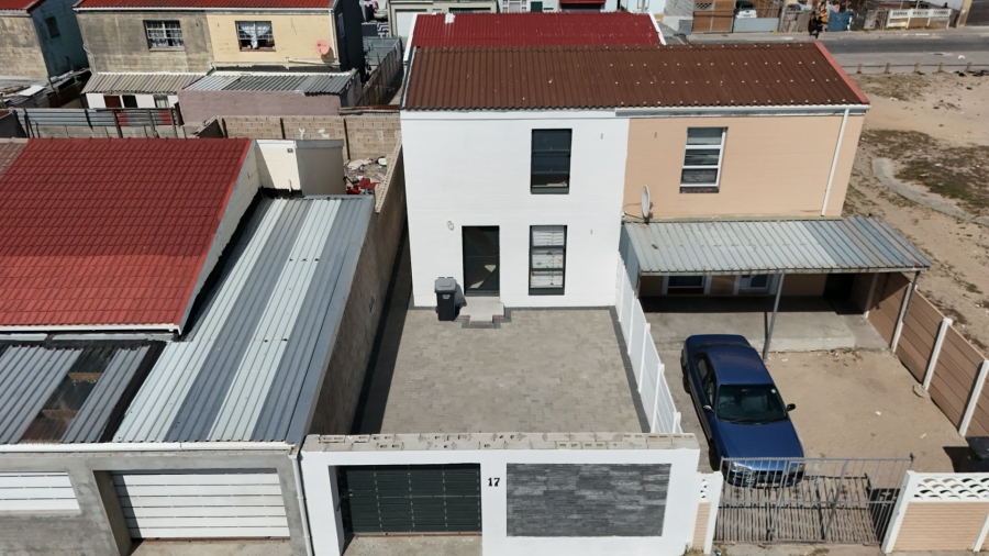 2 Bedroom Property for Sale in Eastridge Western Cape